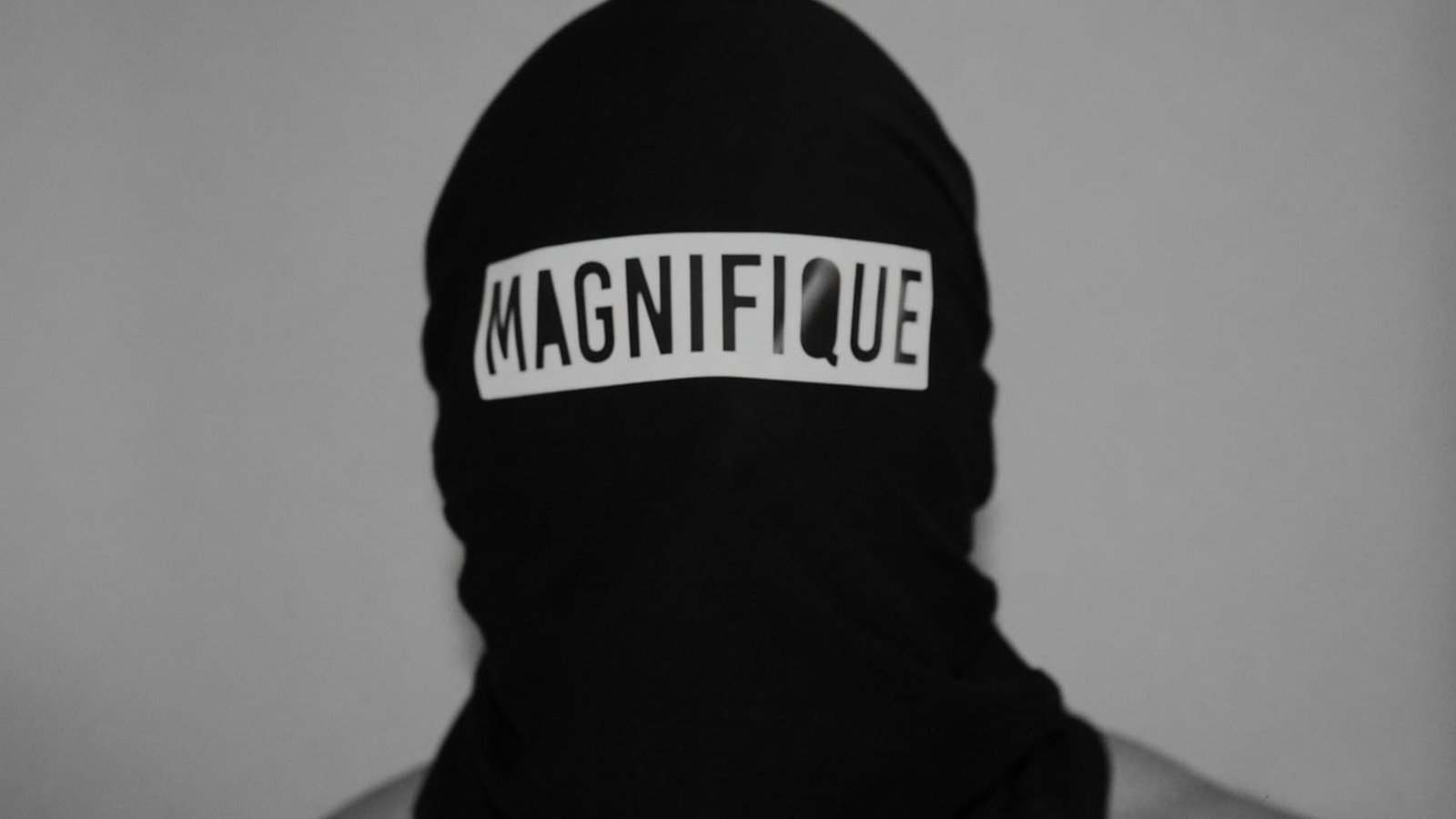 Magnifique hero image